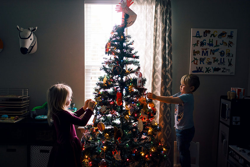 Mach den Advent kuschelig und besonders mit unserem Familien-Adventsplan (c) Jeremy McKnight on Unsplash