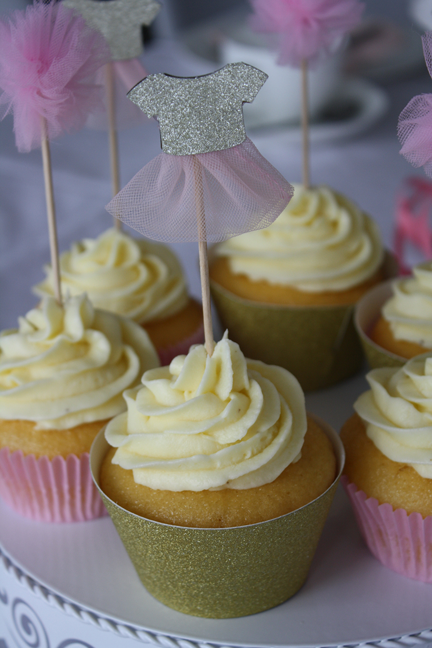 Mit diesen Cupcake-Toppern mit Tutu-Motiv setzt ihr ultimative Highlights auf der Ballerinaparty. Foto: Fräulein Kuchenzauber