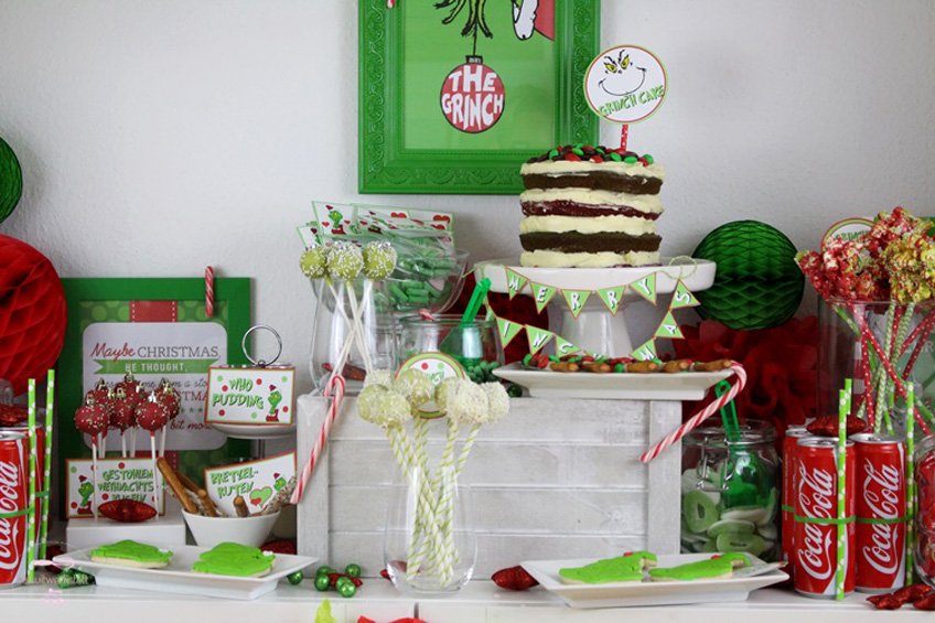 Sweet Table mit Motto: Gestohlene Weihnachtsleckereien und grinch-ige Candy Bar Dekoration 
