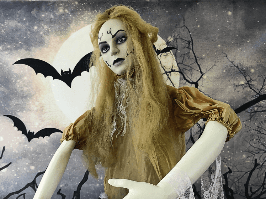 Eyecatcher im Halloween-Garten - Gruselige Hängefiguren wie die Phantomfrau
