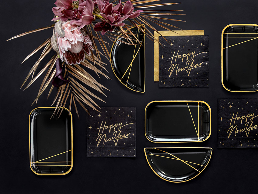 Black is beautiful - eleganter Silvester-Look mit goldenen Linien