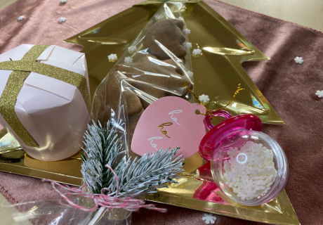 Selbstgebackene Weihnachtsgeschenke schön verpackt - toll mit Kindern