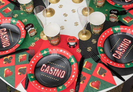 Feier einen Casino-Abend mit genialer Mottodeko mit Glücksspiel-Symbolen