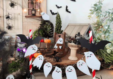 Das Pink Dots Wichteltür-Set für Halloween enthält kreatives Zubehör für deinen Wichtel